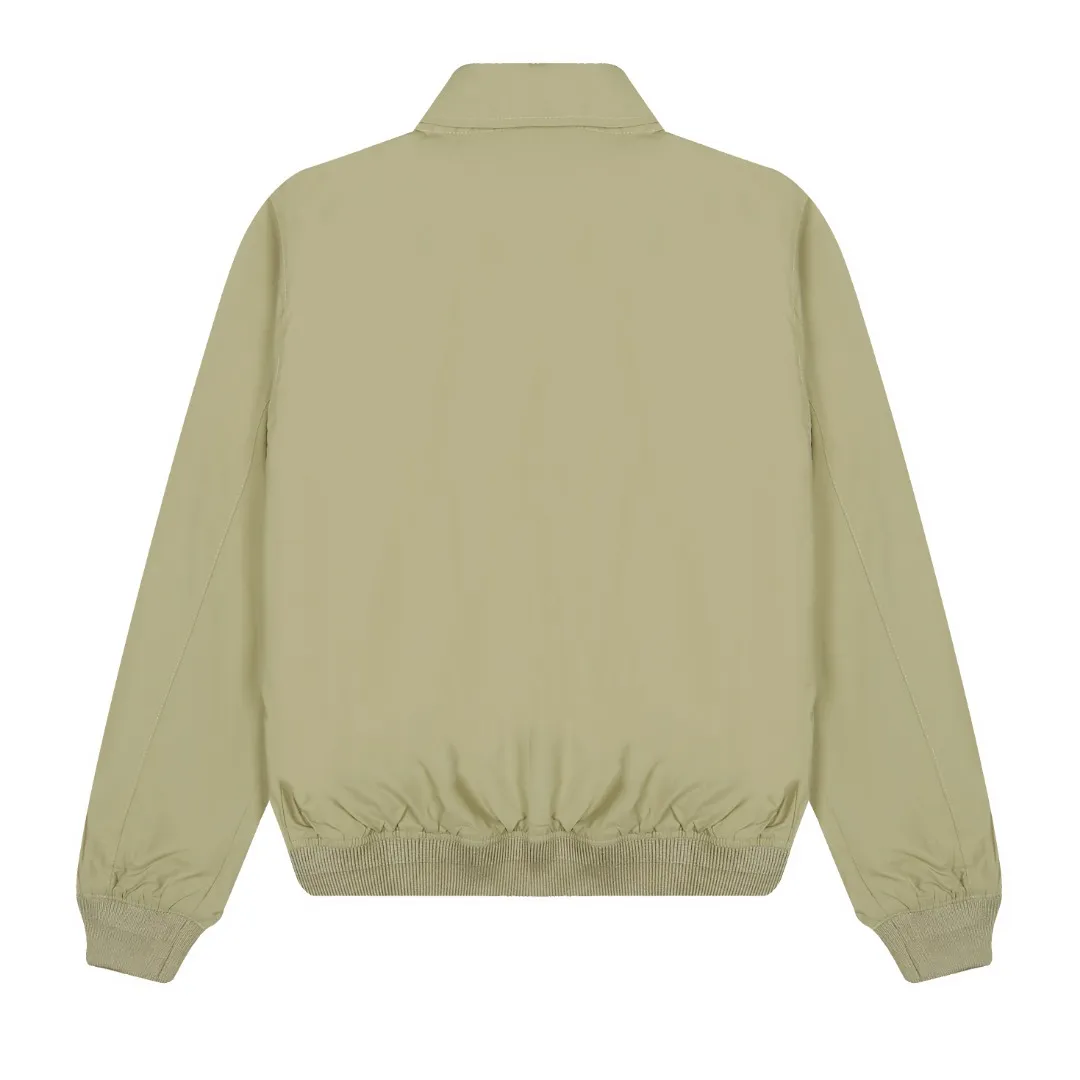 P320 White background picture [Evergreen all year round] Style number: 25025# (on sale all year round) Color: black/light card/gray white Size: S to XL - Ralph Lauren/Ralph Lauren SS25 new double-layer windproof and water-repellent classic old cadre style light casual jacket - double-layer design same color inside and outside S237 high-density micro-water-repellent craft fabric (100% T) ✅ | - Custom-woven double-layer rabbit velvet needle thread, non-market wrong version of mercerized cotton ✅ - Customized two-color webbing strip on the back collar, with zipper side pockets inside ✅ - POLO brand zipper, genuine leather zipper piece, dark and light two-color buttons ✅ - RL25SS new jacket The fabric is made of lightweight polyester fiber, windproof and waterproof, more lightweight, suitable for traveling or daily outdoor sports, simple line design and wide and neat tailoring, unisex style for both men and women Good for commuting, classic and durable